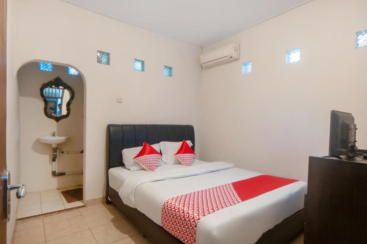 Oyo 2256 Danysa Guesthouse Jacarta Exterior foto